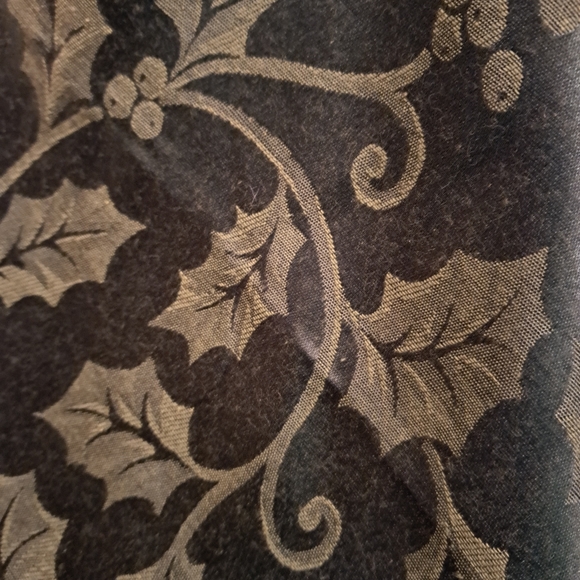 st. nicholas square tablecloth XL - Picture 2 of 4